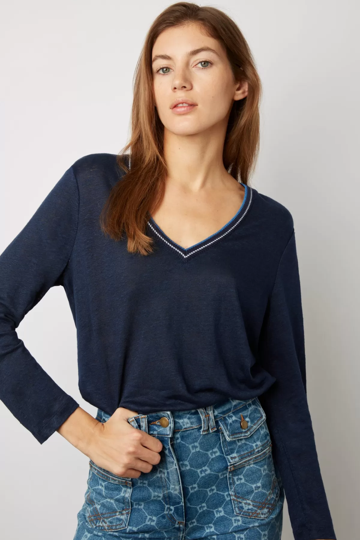 Gerarddarel T-shirt en lin col V fantaisie - ADDIE Bleu foncé / Marine-Femme Tops & Sweats